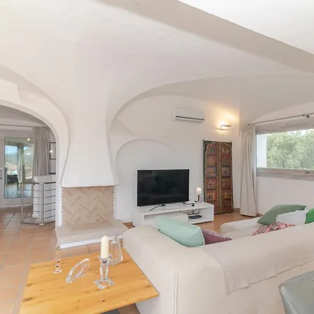 Roccia D'oro Piscina Privata Villa Porto San Paolo (Sardinia)